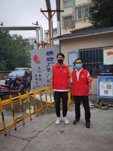 市文旅集團一線戰(zhàn)“疫”之：“帥飛了”組合秒變“救火勇士”，“暖心”大白全心全意為居民服務